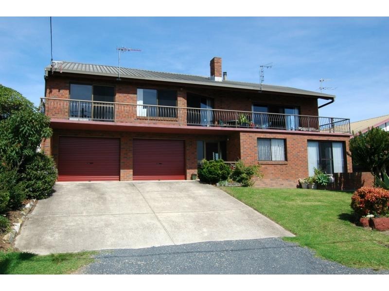 9 Hosies Road, Eden NSW 2551