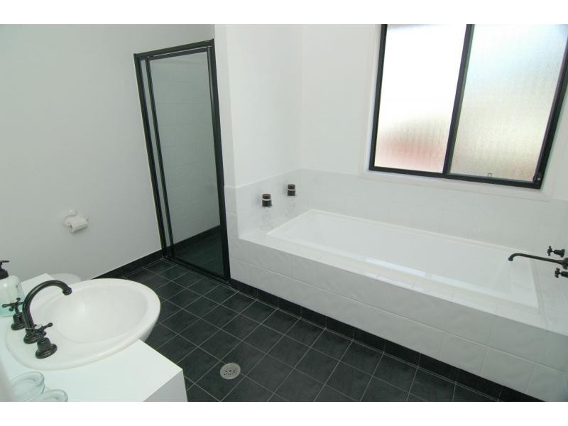 13 Lake Street North, Eden NSW 2551