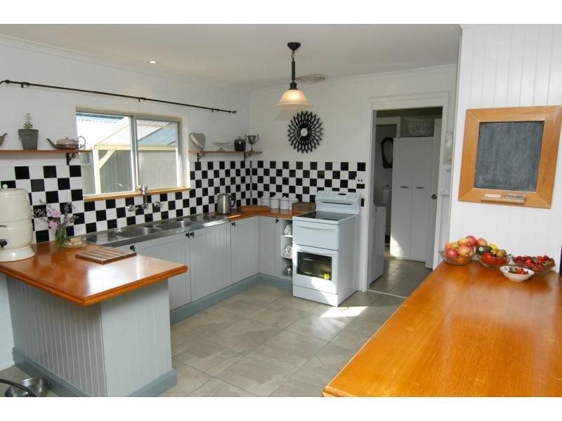 6 Ives Street, Pambula NSW 2549