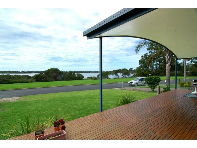 42 Lakeside Drive, Eden NSW 2551