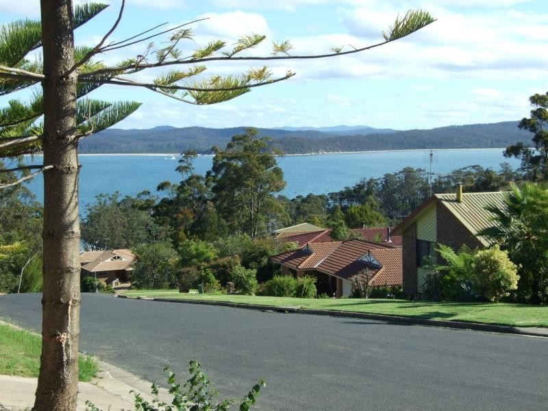 1/2 Andrea Street, Eden NSW 2551