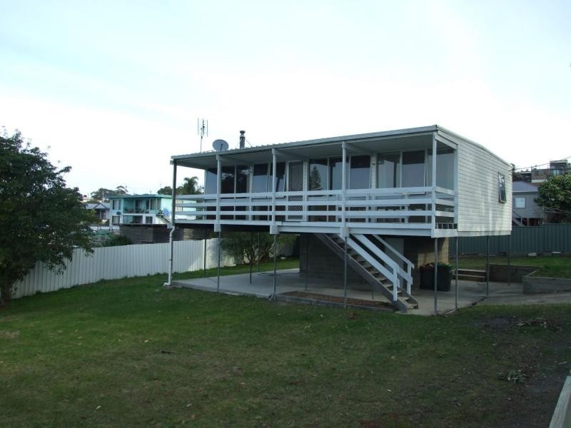 2/129 Imlay Street, Eden NSW 2551