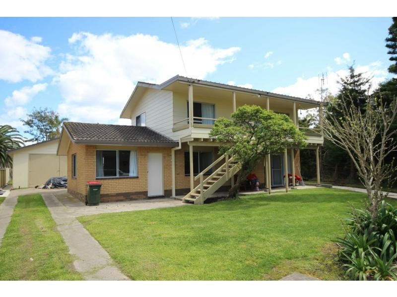 2/1 Emblem Street, Eden NSW 2551
