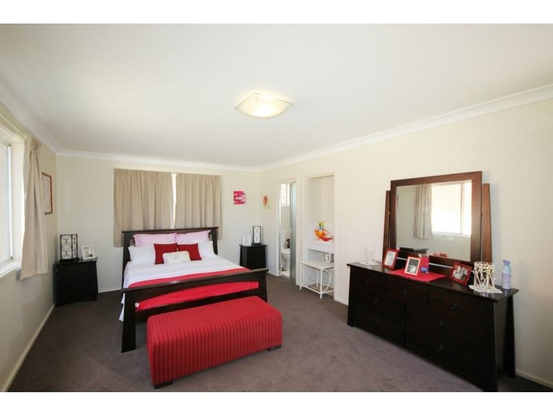 2/1 Emblem Street, Eden NSW 2551