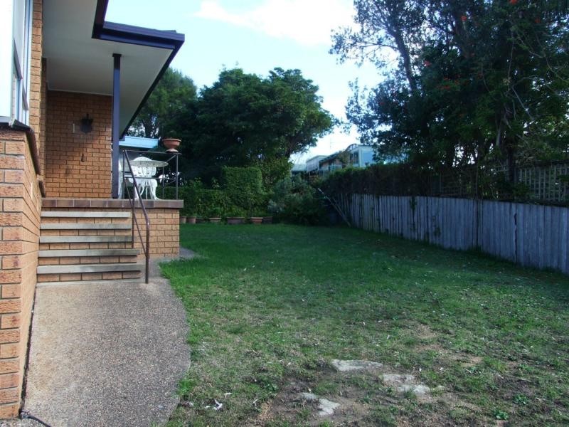Unit 2/3 Bramble Street, Eden NSW 2551