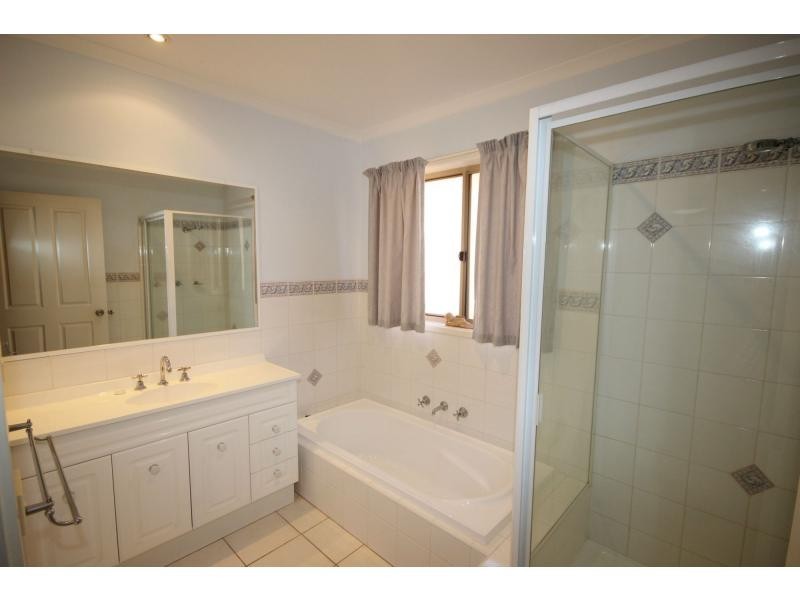 Duplex 2/3 Hollis Court, Merimbula NSW 2548