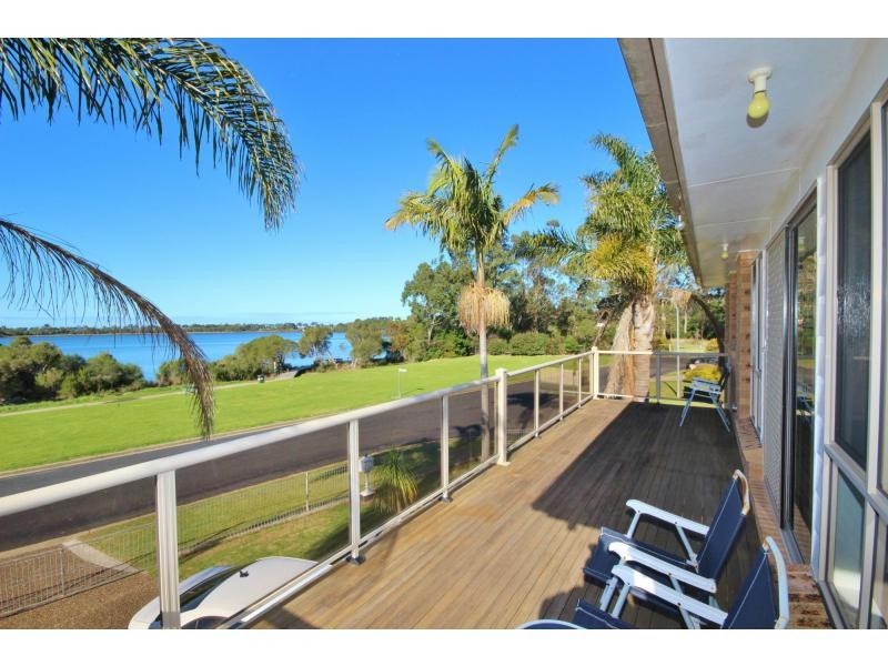 44 Lakeside Drive, Eden NSW 2551