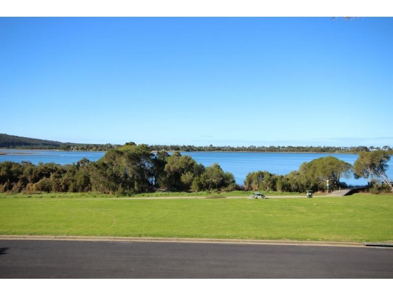 44 Lakeside Drive, Eden NSW 2551