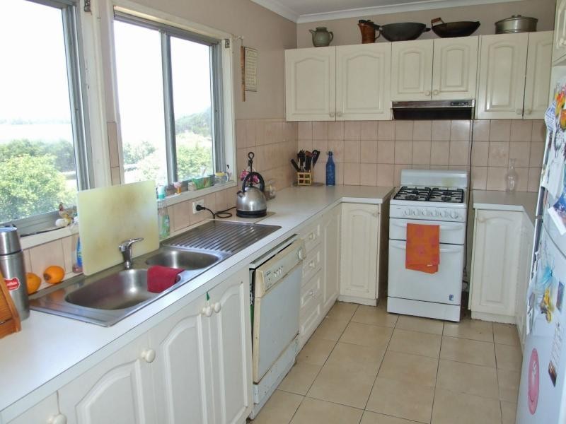 2 Emblen Street, Eden NSW 2551