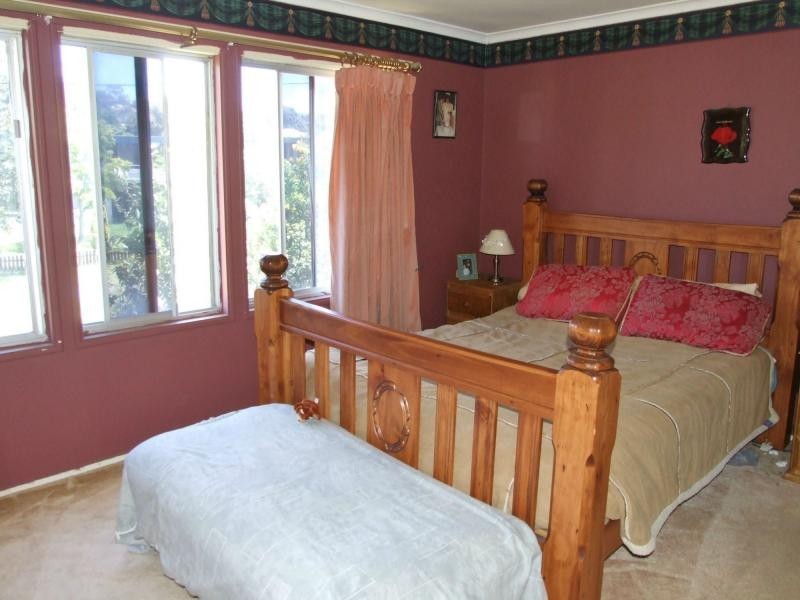 2 Emblen Street, Eden NSW 2551