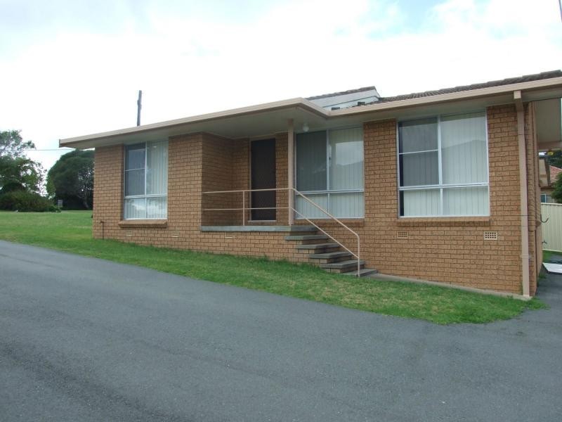 2/9 Yule Street, Eden NSW 2551