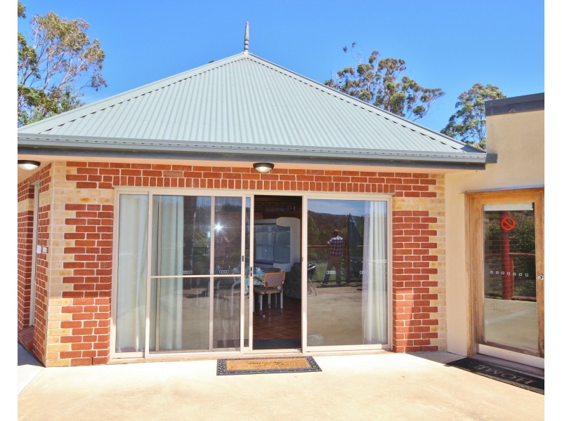 16 Eurack Ct, Kiah NSW 2551