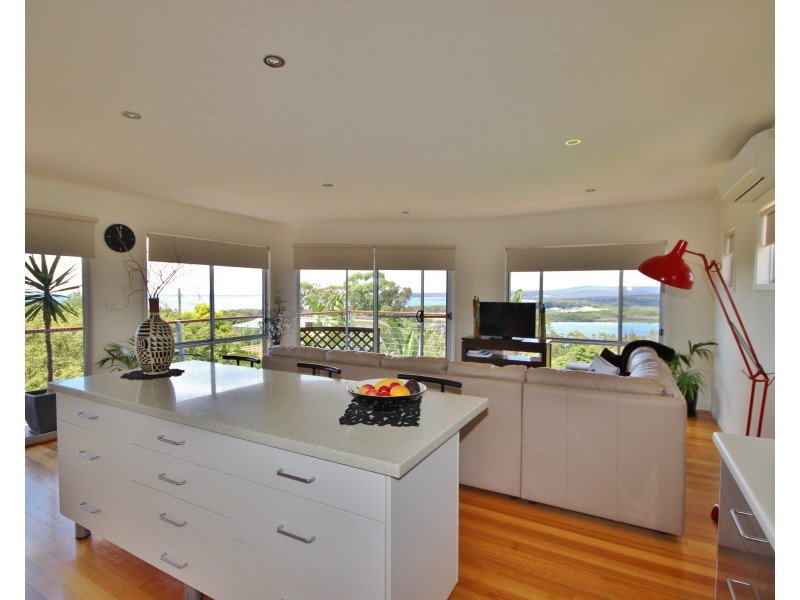 10 Seaview Ave, Merimbula NSW 2548