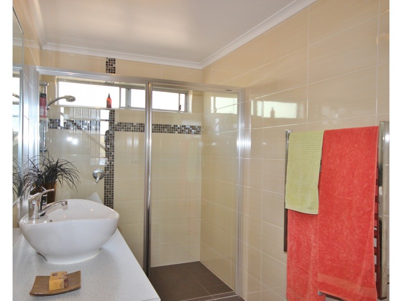 10 Seaview Ave, Merimbula NSW 2548