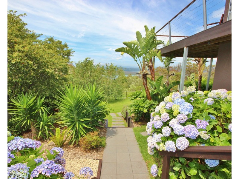 10 Seaview Ave, Merimbula NSW 2548