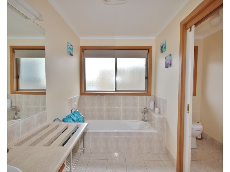 3 Hollydale Pl, Eden NSW 2551