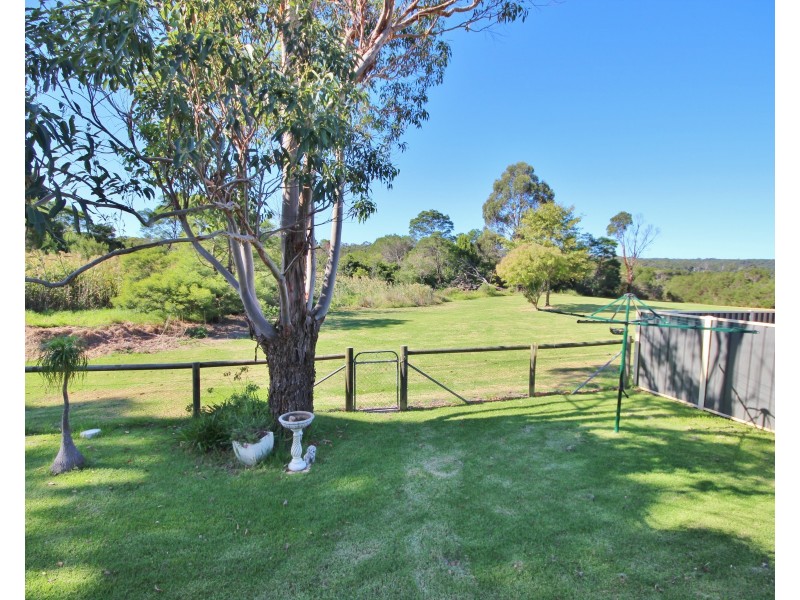 33 Lakeside Dr, Eden NSW 2551