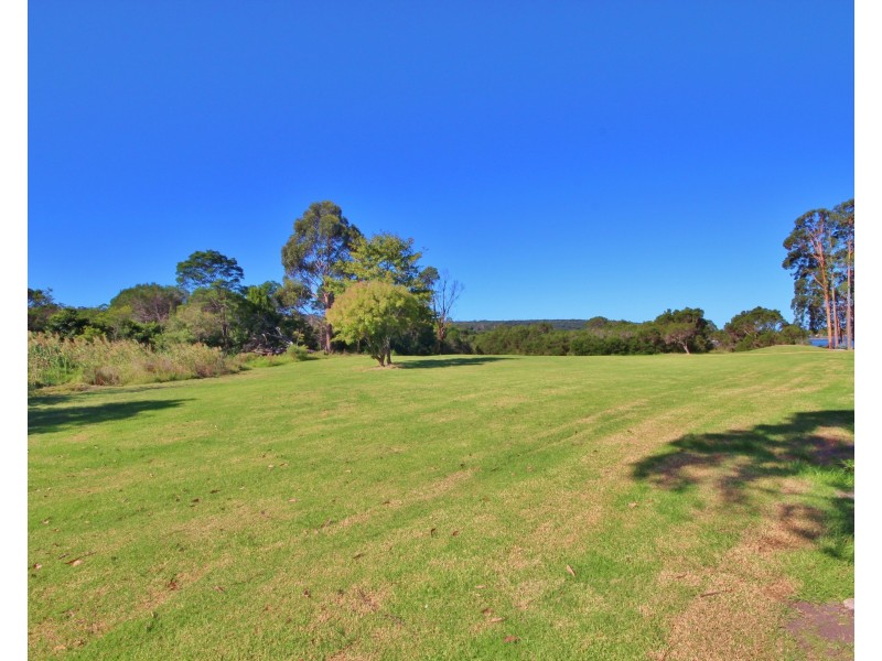 33 Lakeside Dr, Eden NSW 2551
