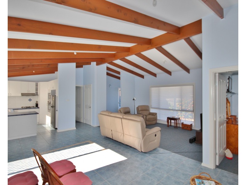 33 Lakeside Dr, Eden NSW 2551