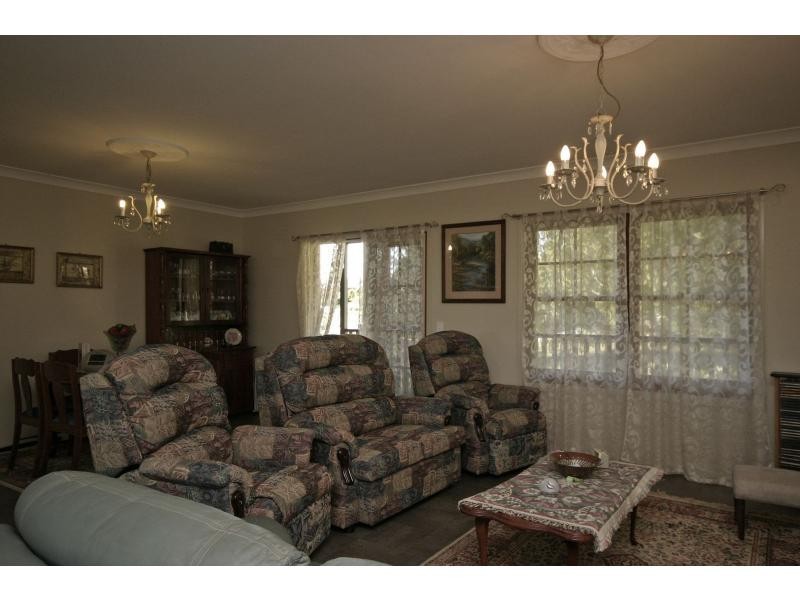 20 Jordana Place, Glass House Mountains QLD 4518