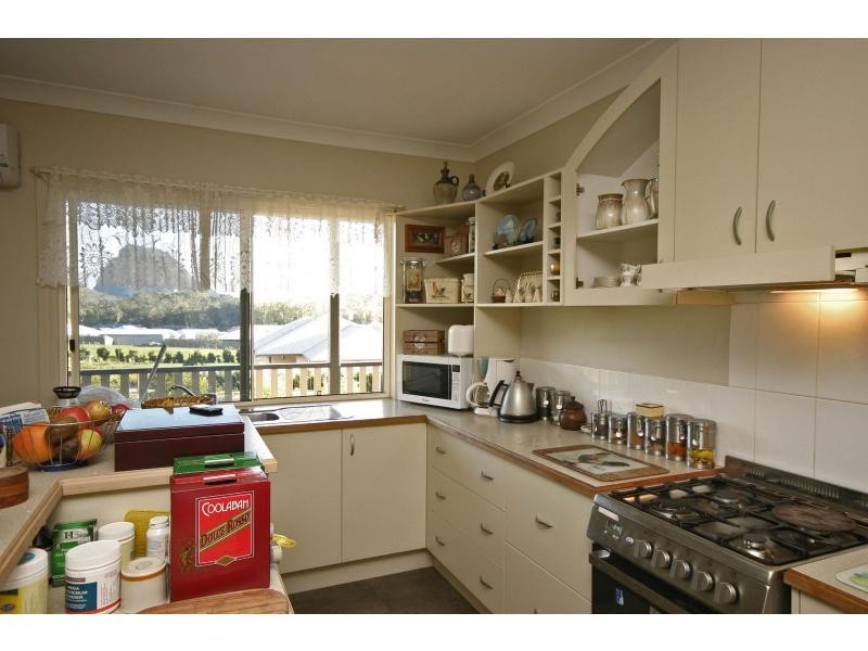 20 Jordana Place, Glass House Mountains QLD 4518
