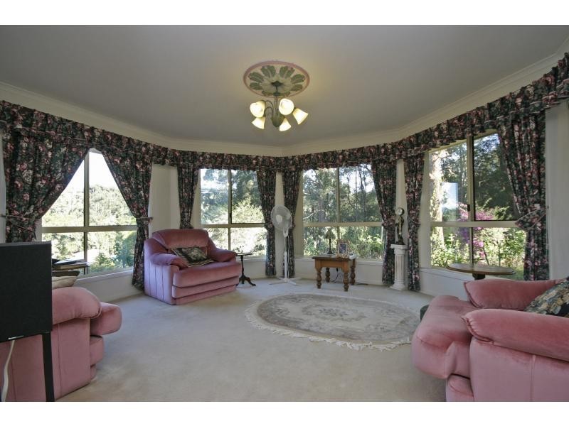 32 Gould Drive, Glass House Mountains QLD 4518