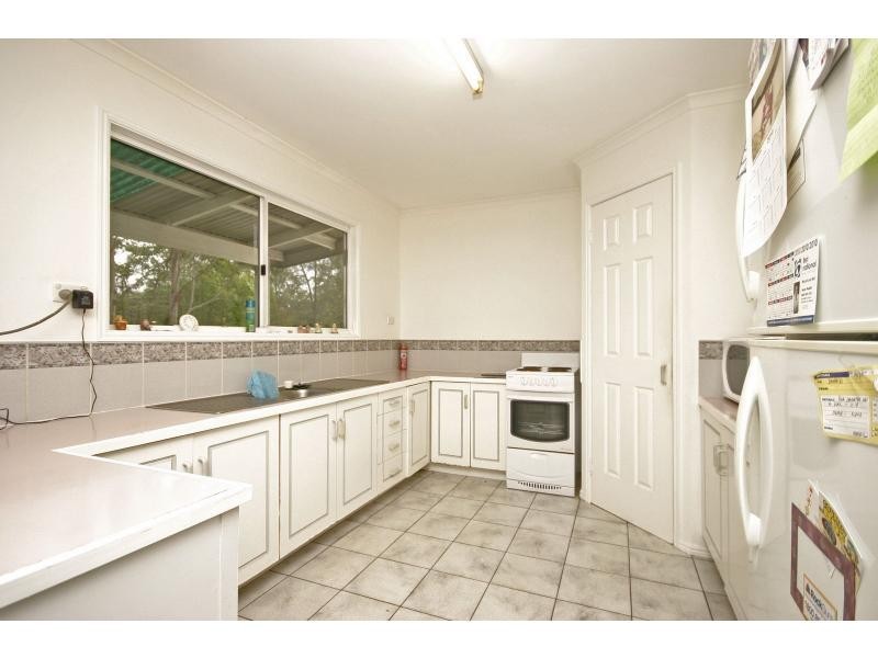 4 Myla Road, Landsborough QLD 4550