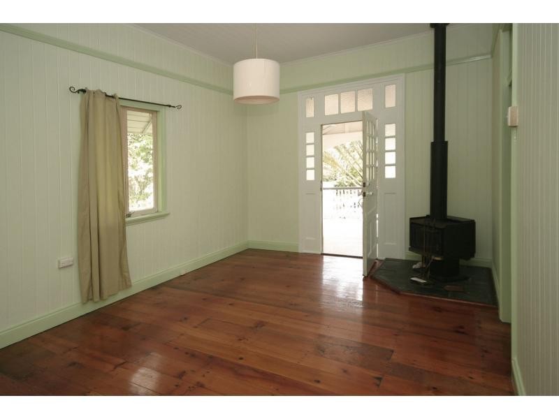 258 Peachester Road, Beerwah QLD 4519