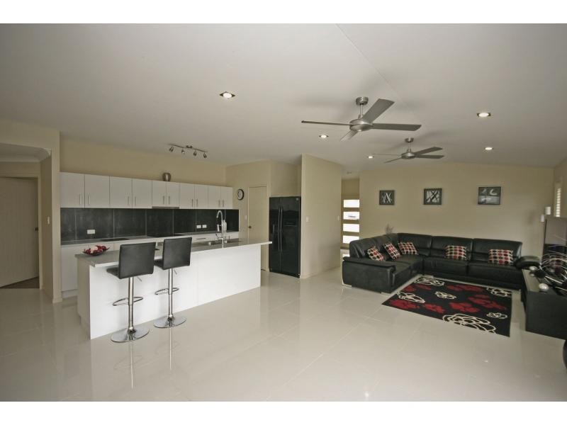 3 Peterlyn Court, Beerwah QLD 4519