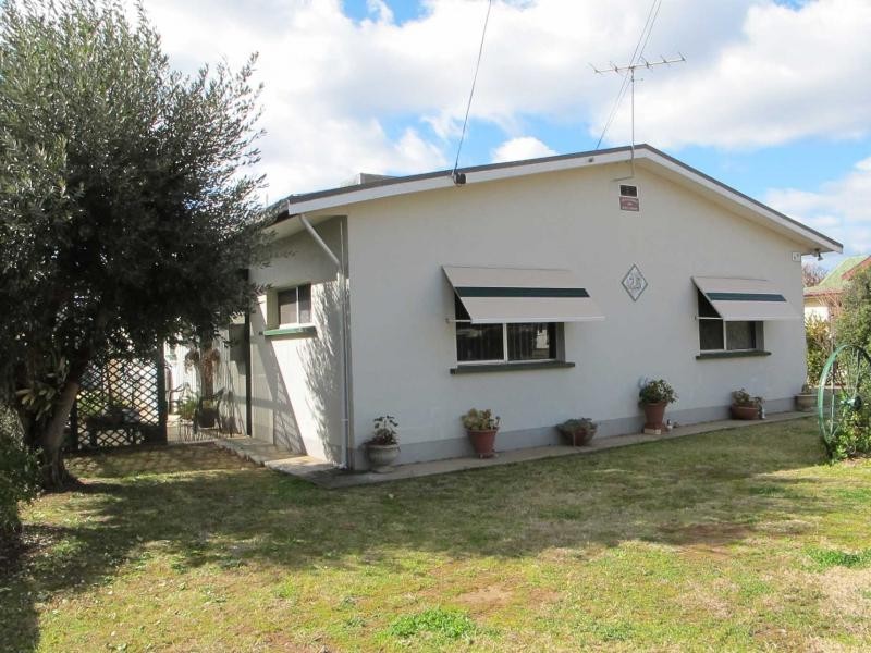 25 Bombelli Street, Bingara NSW 2404