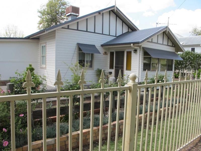 37 Bombelli Street, Bingara NSW 2404