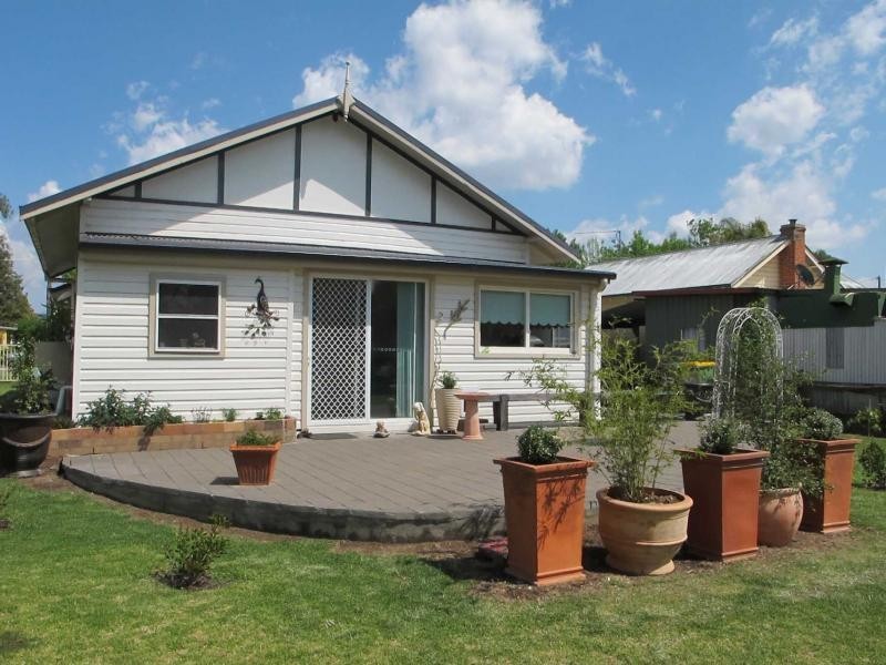 37 Bombelli Street, Bingara NSW 2404