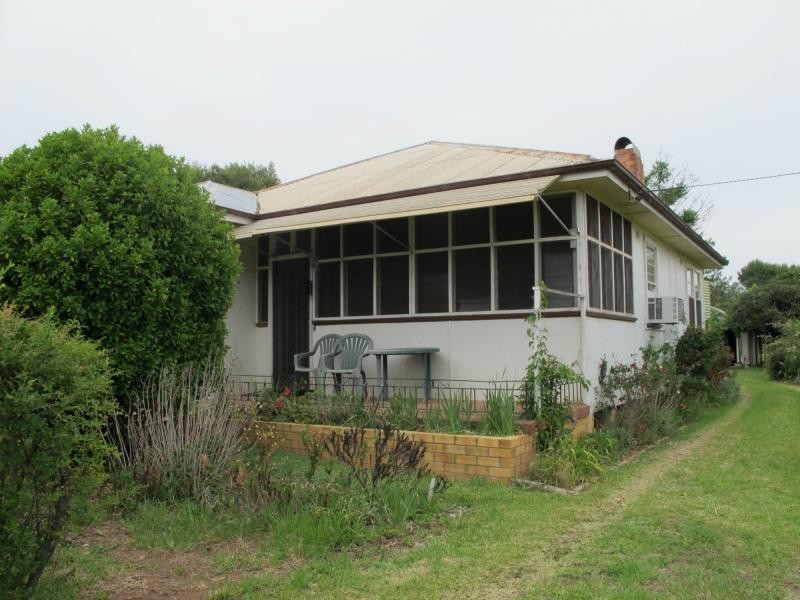 4 Bombelli Street, Bingara NSW 2404