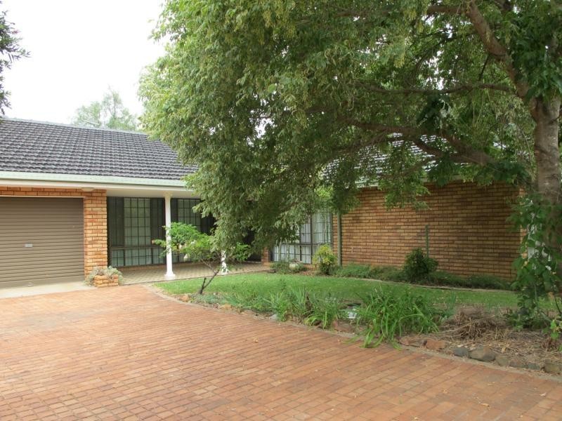 12 Cunningham Street, Bingara NSW 2404