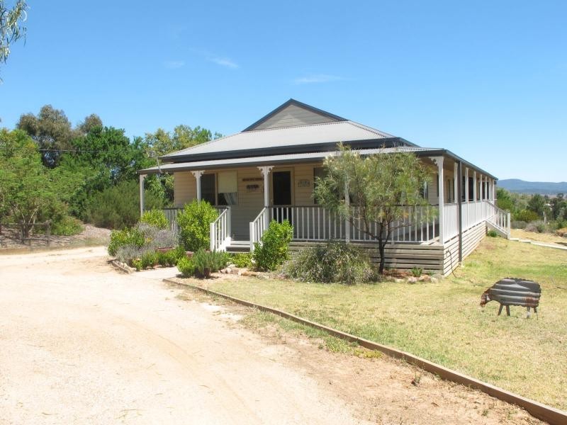12A Bassett Street, Bingara NSW 2404