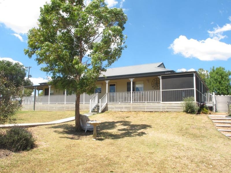 12A Bassett Street, Bingara NSW 2404
