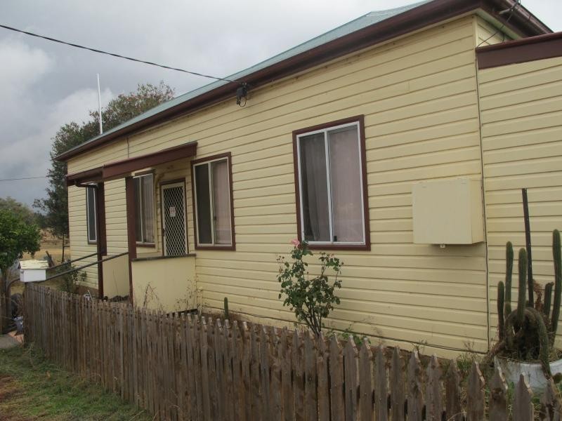 8 Bandalong Street, Bingara NSW 2404