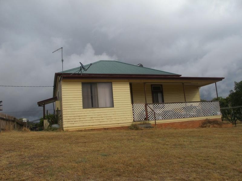 8 Bandalong Street, Bingara NSW 2404