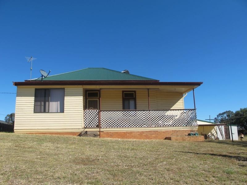 8 Bandalong Street, Bingara NSW 2404