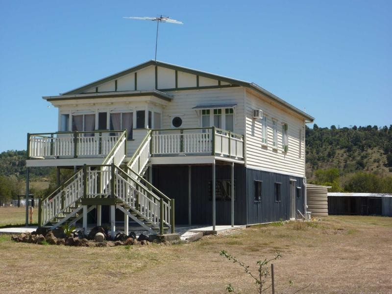 5 Leslee Court, Summerholm QLD 4341