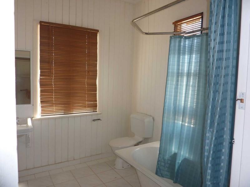 5 Leslee Court, Summerholm QLD 4341