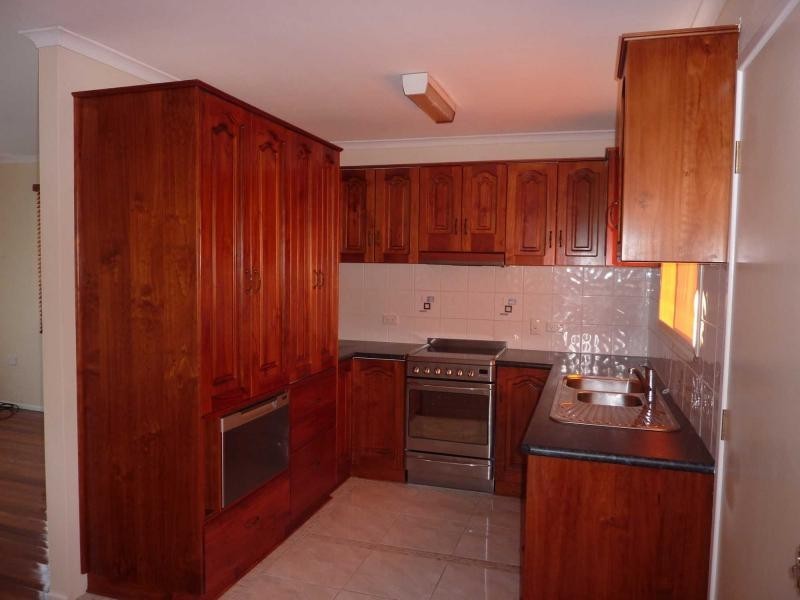 13 Pryde Street, Lowood QLD 4311