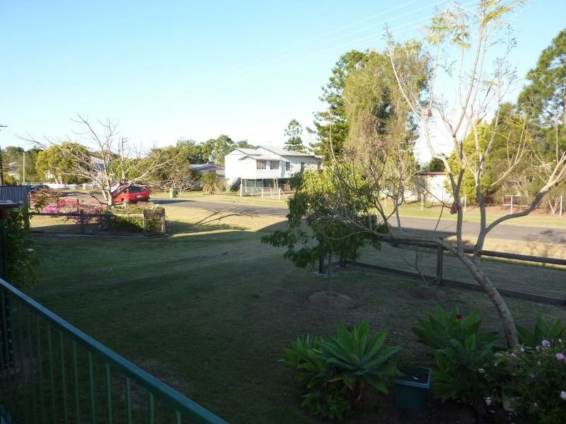 13 Pryde Street, Lowood QLD 4311