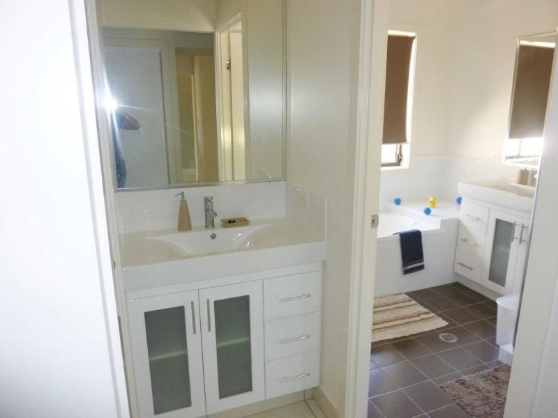 Kensington Grove QLD 4341