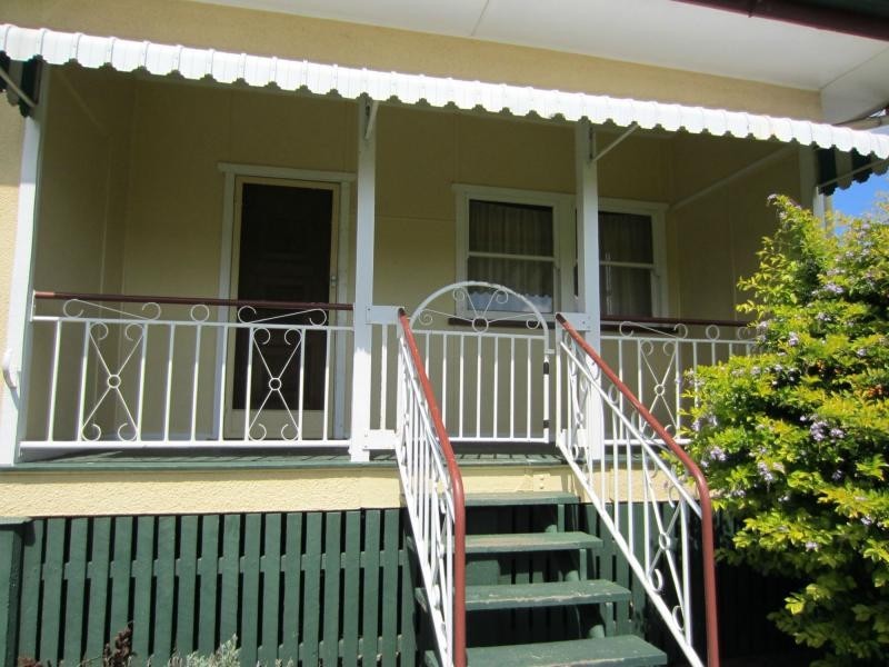 101 Railway Street, Lowood QLD 4311