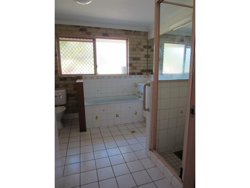 18 Haslingden Road, Lockyer Waters QLD 4311