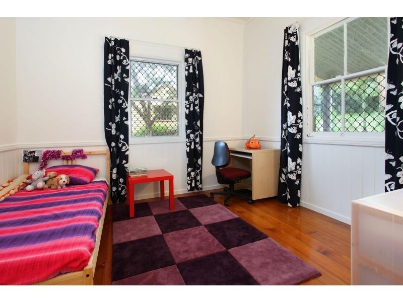 9 Weldon Street, North Ipswich QLD 4305