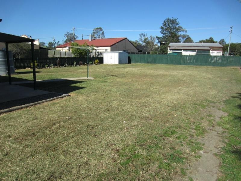 10 Burns Street, Fernvale QLD 4306