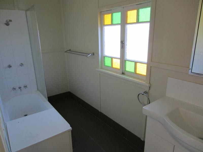 23 Daniel Street, Lowood QLD 4311