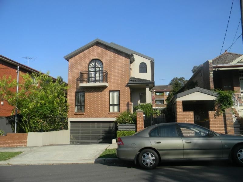 2/46 Henson Street, Marrickville NSW 2204